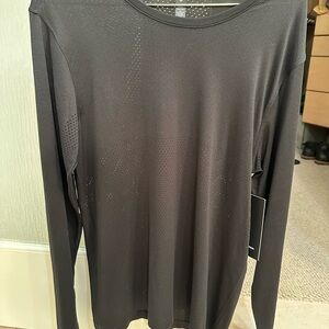 Lululemon Men's Black Long Sleeve Shirt